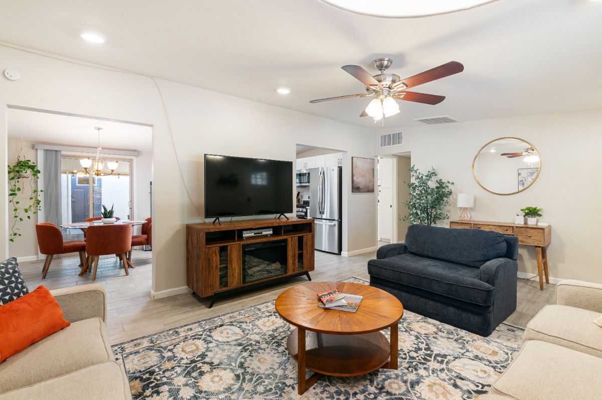 Experience Modern Comfort and Convenience in our Midtown House - Photo 5