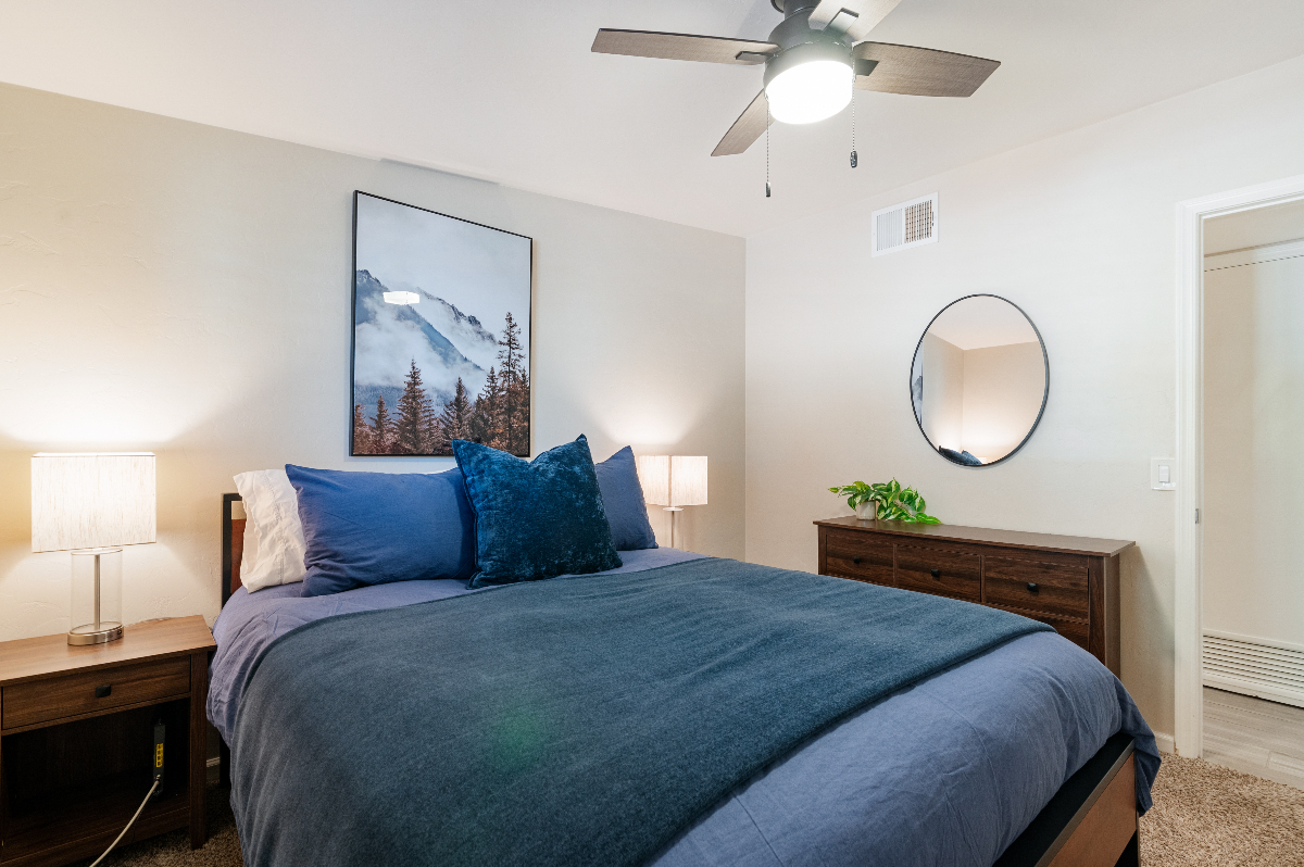 Experience Modern Comfort and Convenience in our Midtown House - Photo 12
