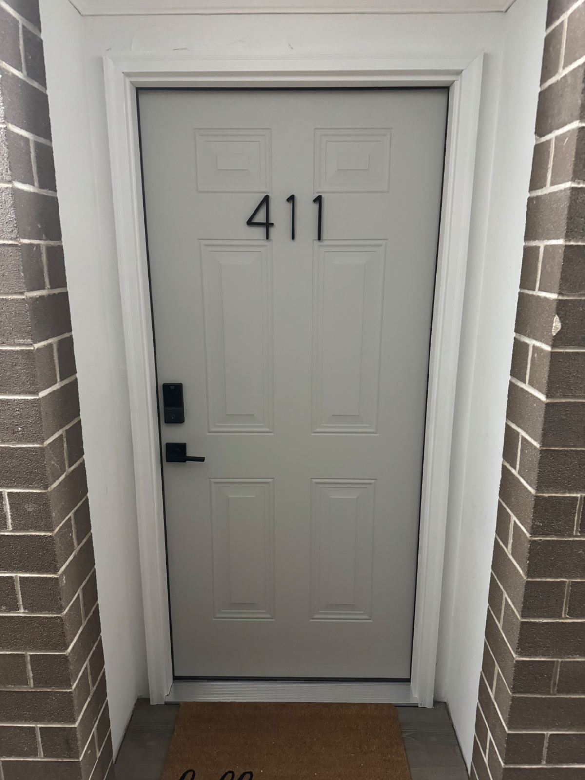 Freshly renovated and fully furnished condo ready for the traveling professional - Photo 4