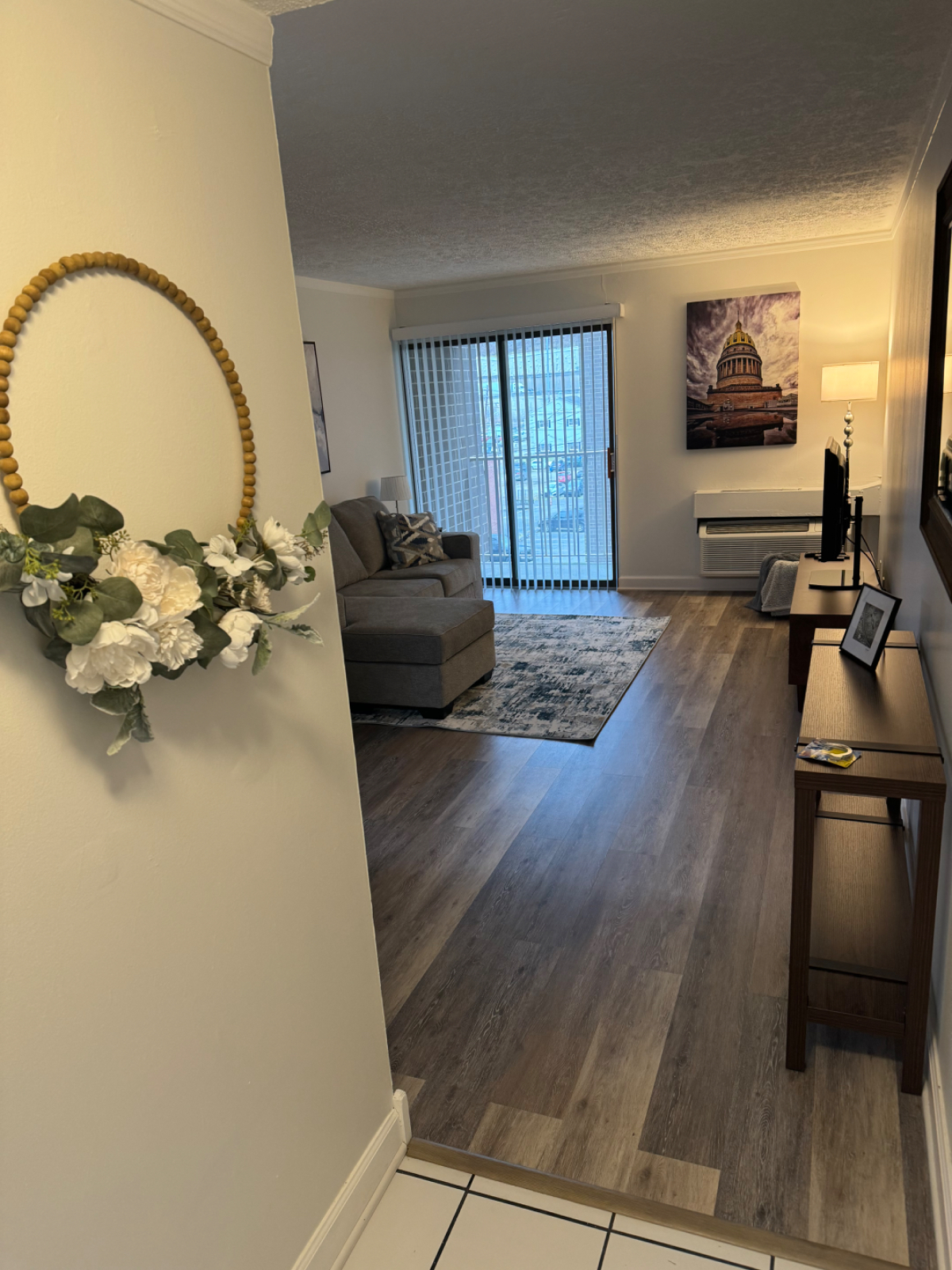 Freshly renovated and fully furnished condo ready for the traveling professional - Photo 10