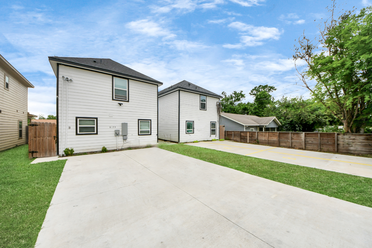 Spacious Mid-Term Rental House in the Heart of Houston - Photo 8