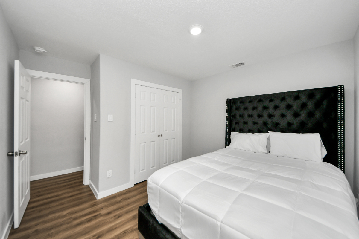 Spacious Mid-Term Rental House in the Heart of Houston - Photo 4