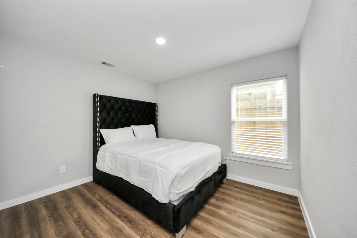 Spacious Mid-Term Rental House in the Heart of Houston - Photo 5