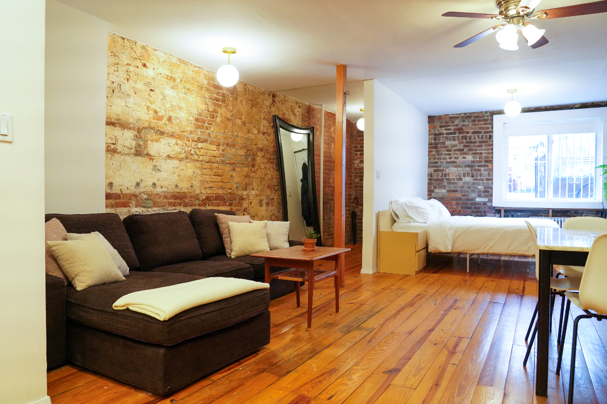 Spacious Williamsburg Haven - Photo 4
