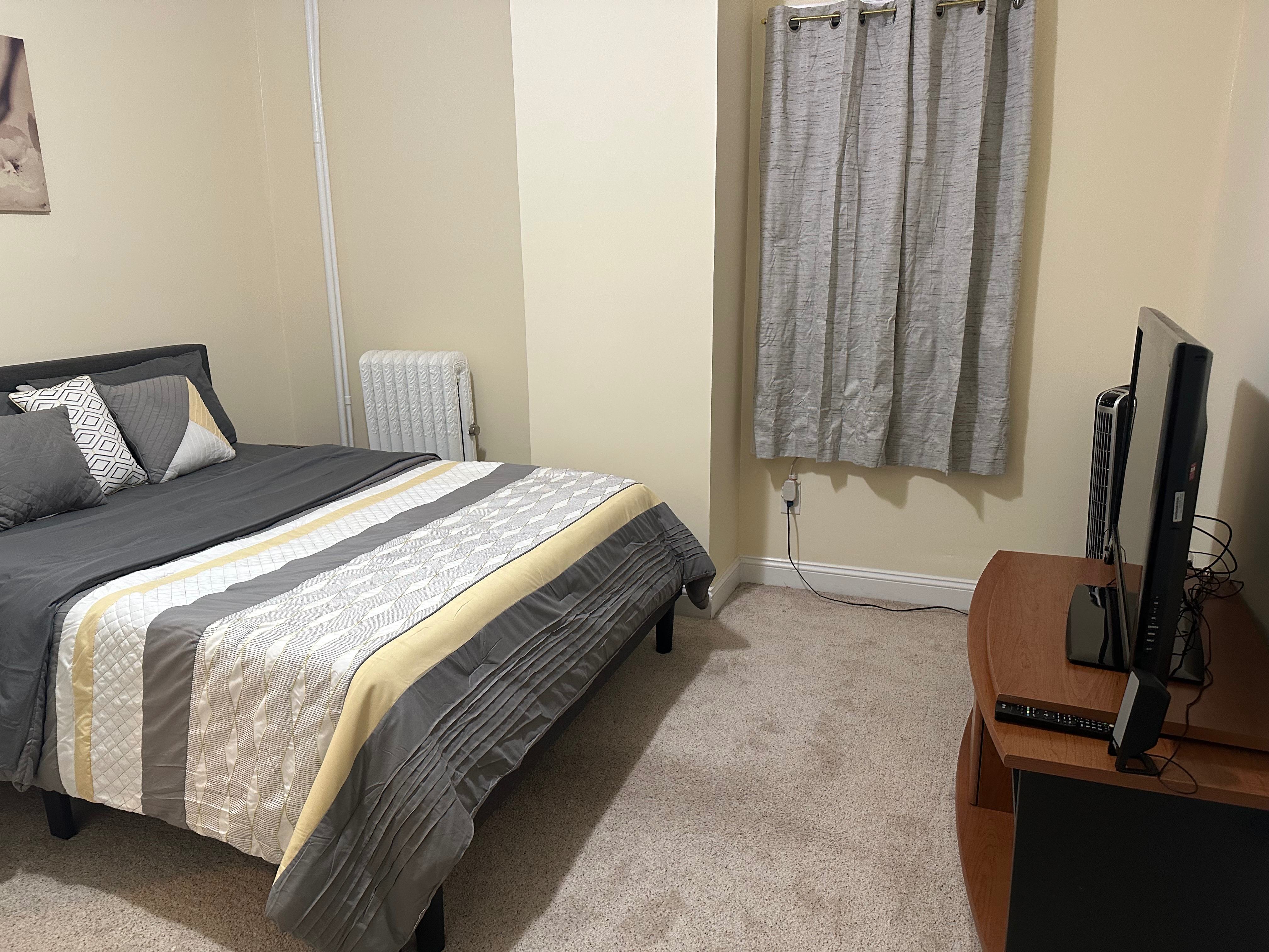 Safe Yonkers One Bedroom Apartment - Prime Location, Friendly Neighborhood, and Impeccably Furnished - Photo 11