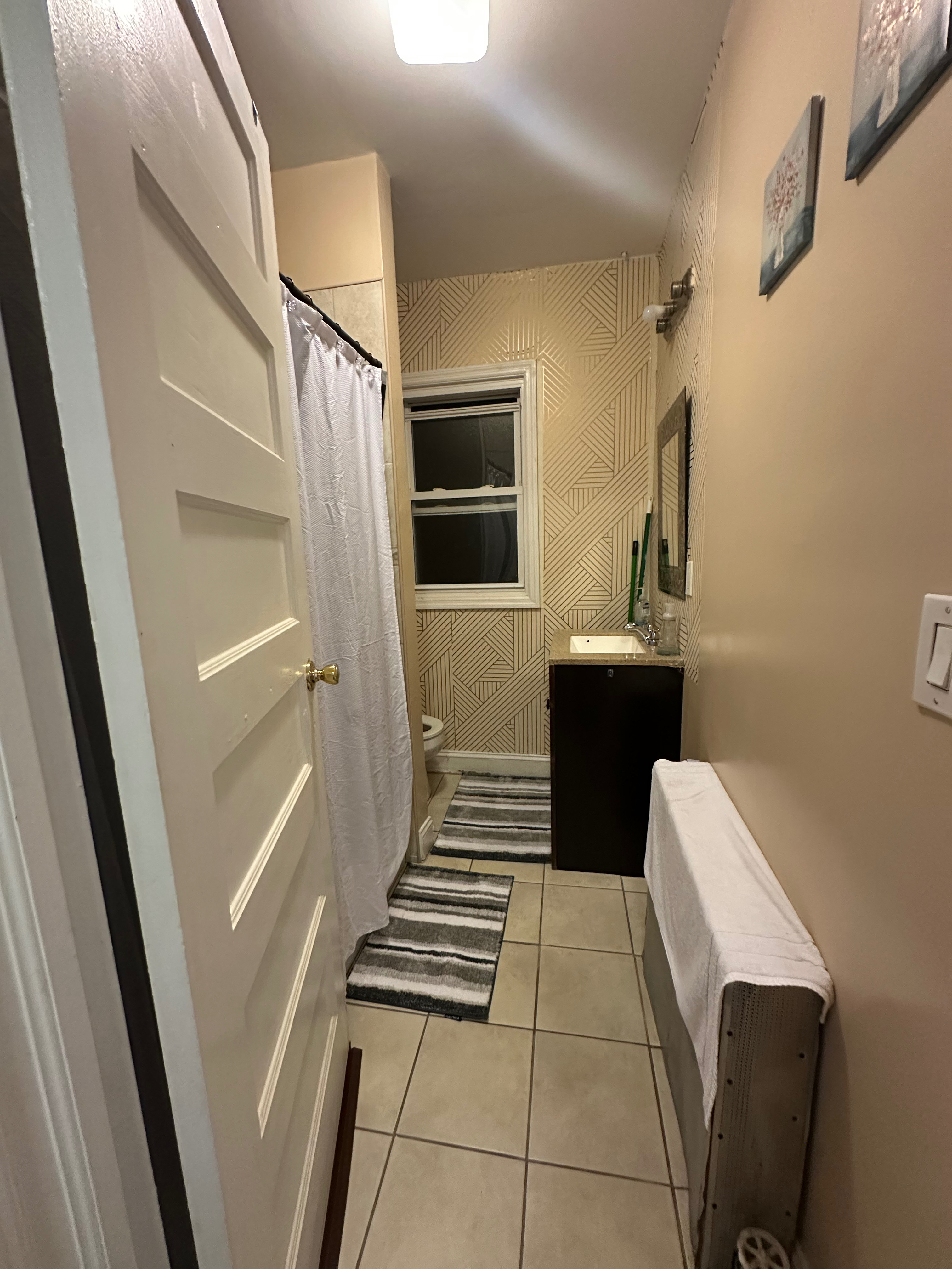 Safe Yonkers One Bedroom Apartment - Prime Location, Friendly Neighborhood, and Impeccably Furnished - Photo 10