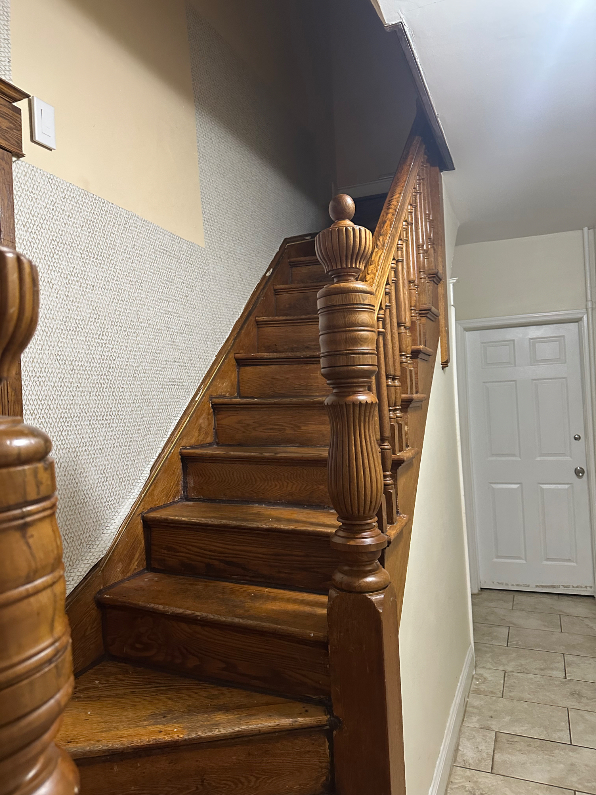 Safe Yonkers One Bedroom Apartment - Prime Location, Friendly Neighborhood, and Impeccably Furnished - Photo 1