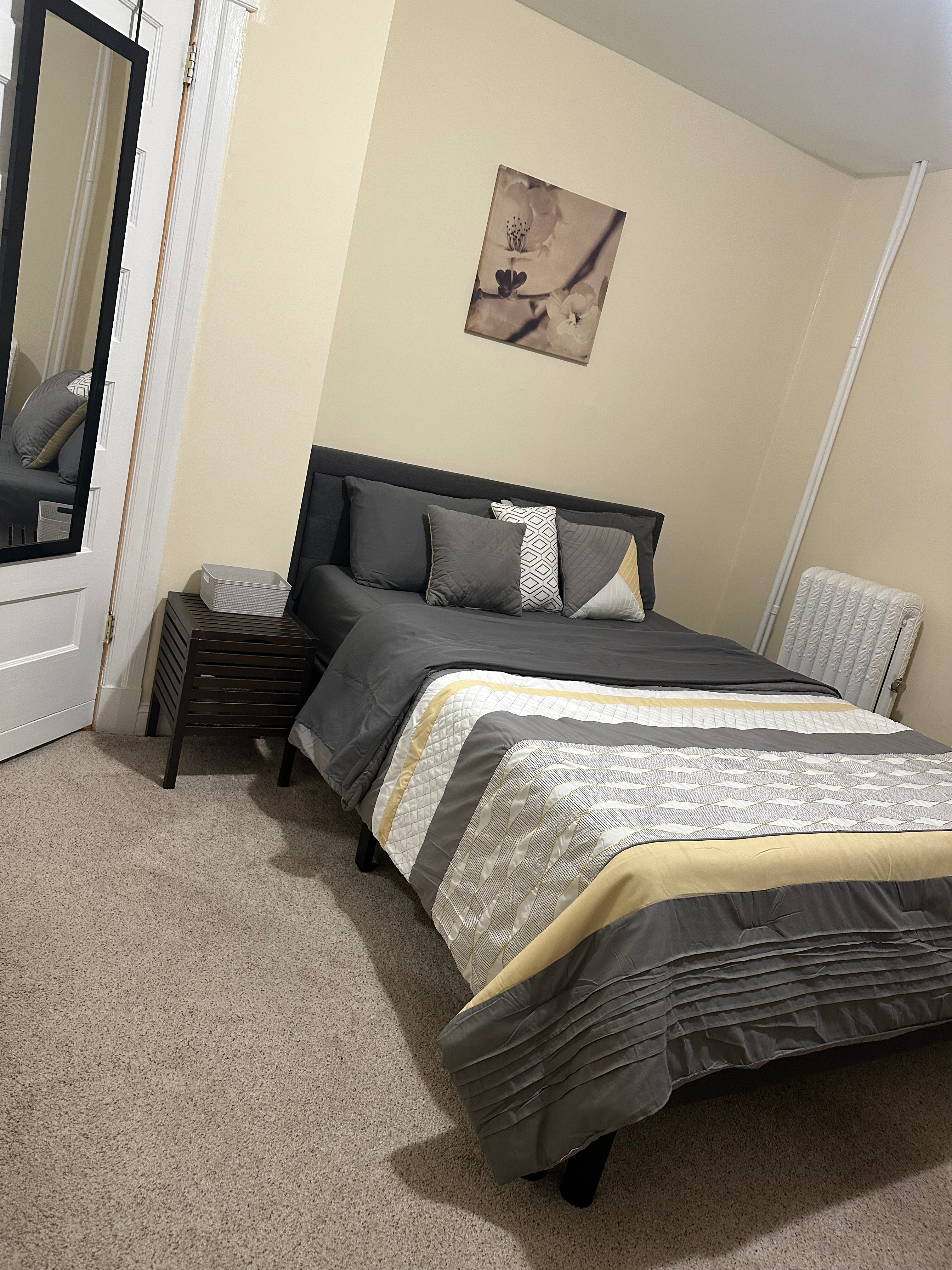 Safe Yonkers One Bedroom Apartment - Prime Location, Friendly Neighborhood, and Impeccably Furnished - Photo 12