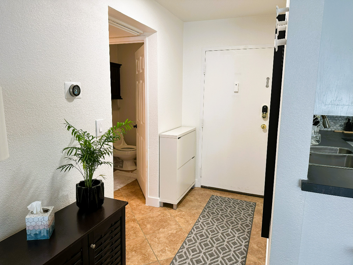 Fully furnished -1 bedroom with private garage - Photo 6