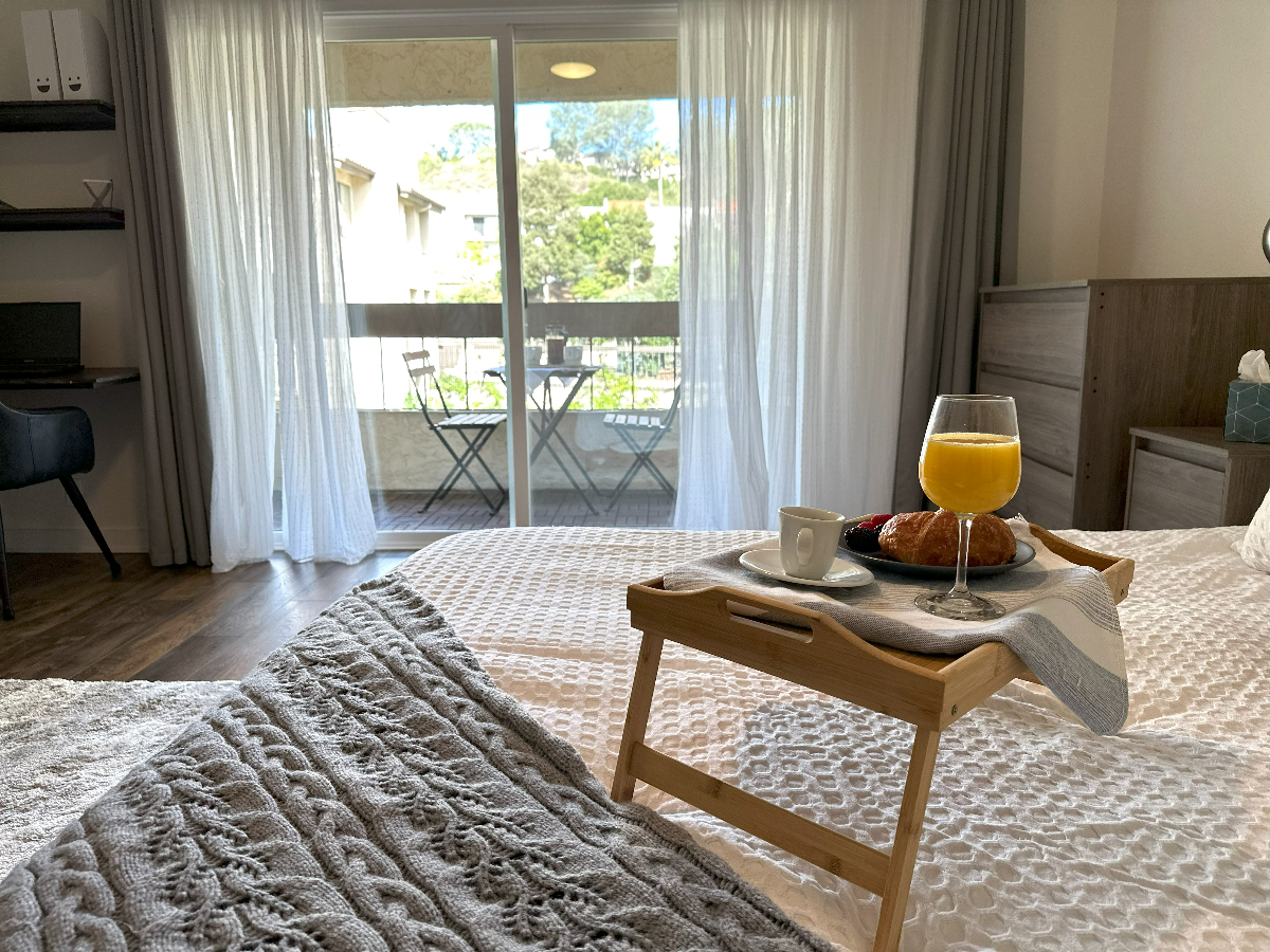Fully furnished -1 bedroom with private garage - Photo 1