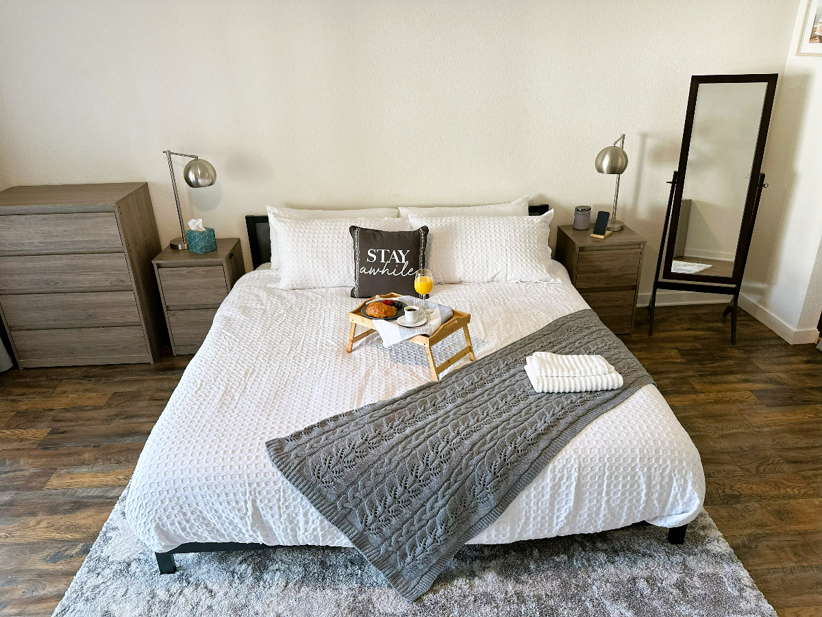Fully furnished -1 bedroom with private garage - Photo 4