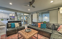 Spacious 3-Bedroom House with Pool And Hot Tub on 5 Acres - Your Perfect Home for Relaxation and Out - Photo 3