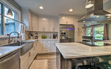 Spacious 3-Bedroom House with Pool And Hot Tub on 5 Acres - Your Perfect Home for Relaxation and Out - Photo 6