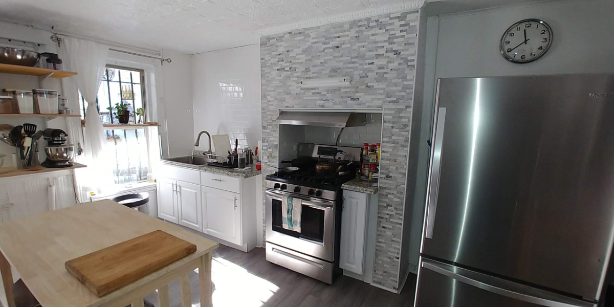 Large quiet furnished room located on Landmark tree line block. - Photo 12
