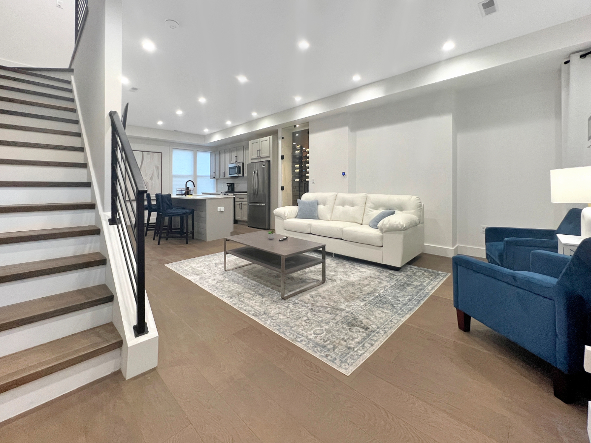 Room in Stylish Home Walking distance to Medstar - Photo 10