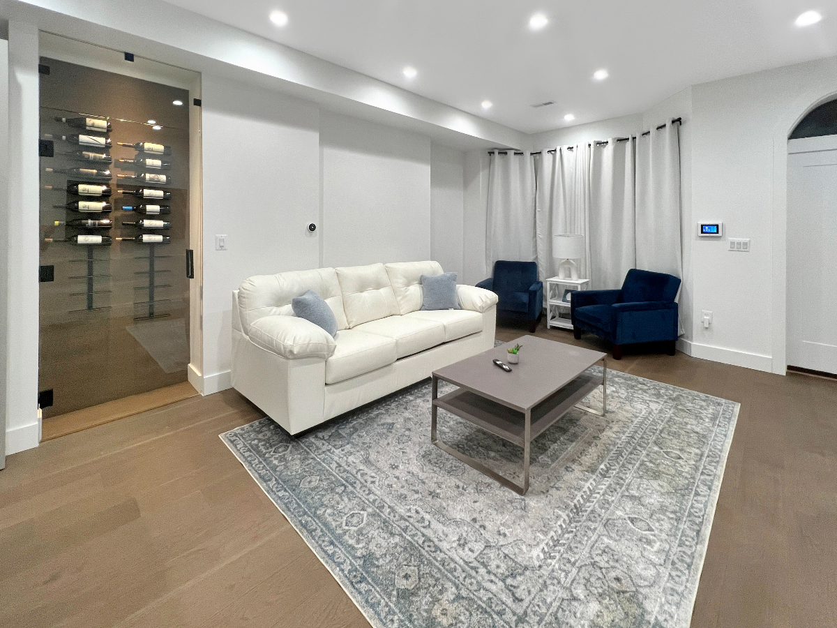Room in Stylish Home Walking distance to Medstar - Photo 3