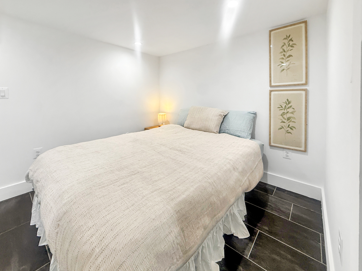 Room in Stylish Home Walking distance to Medstar - Photo 2