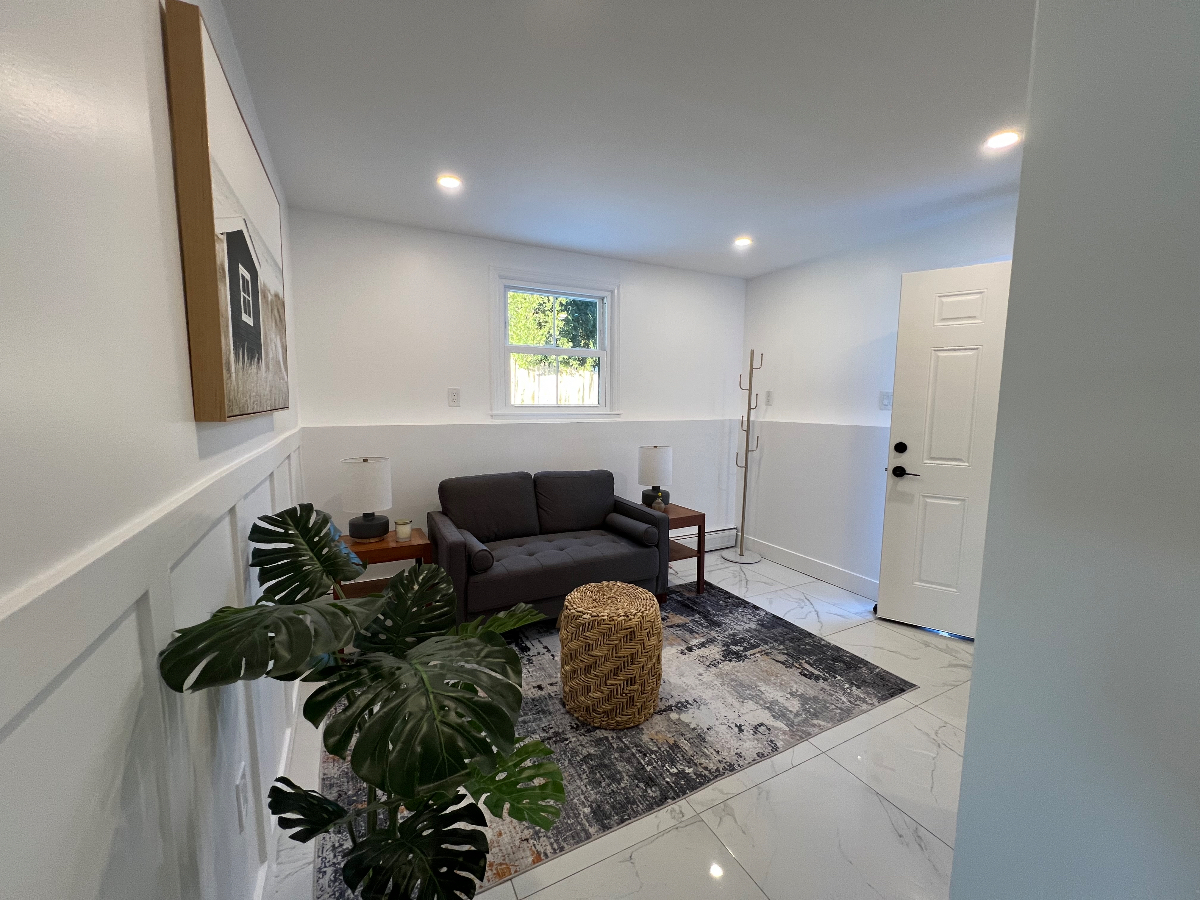 Renovated Spackenkill Apartment - Photo 2