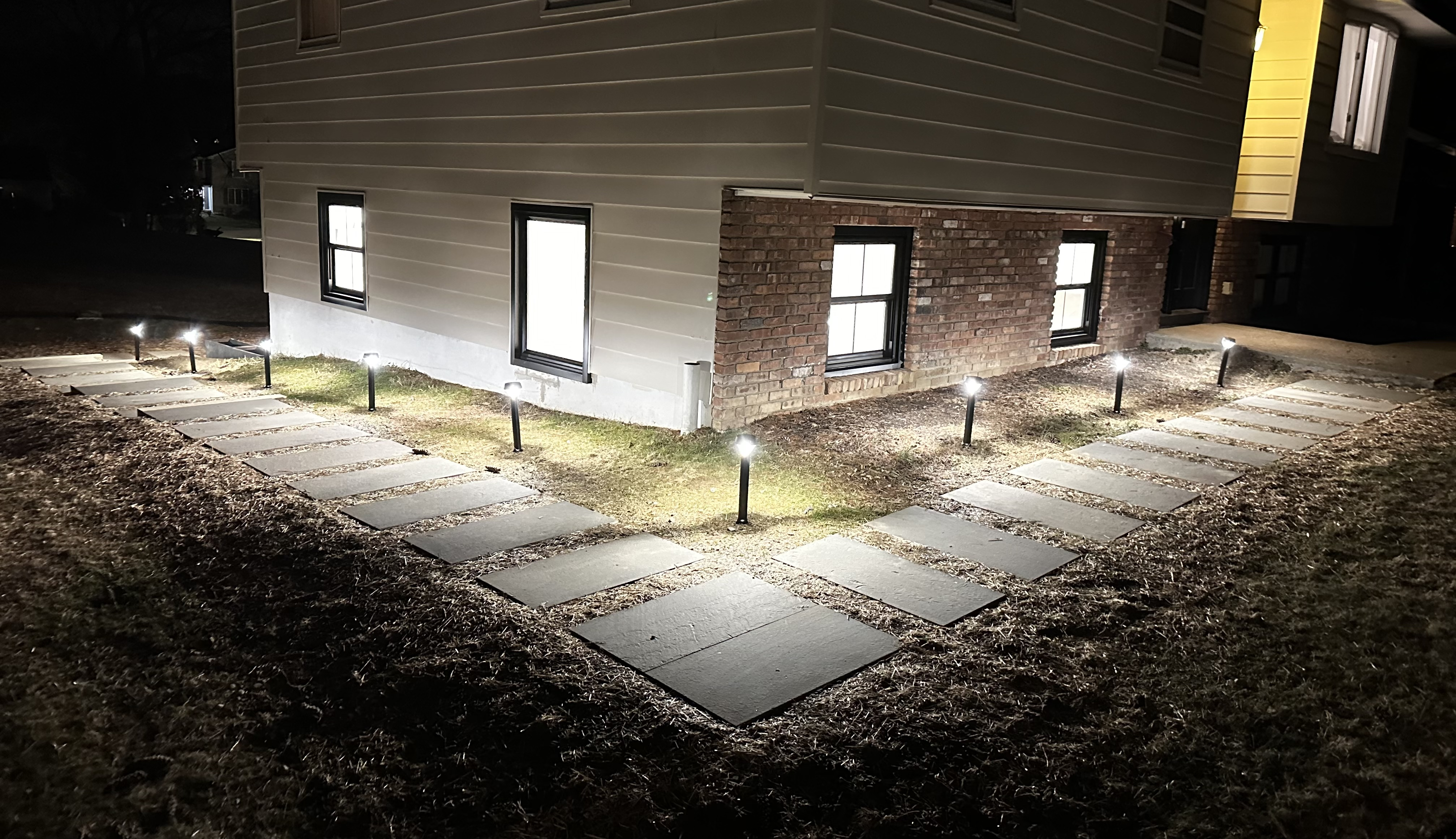 Renovated Spackenkill Apartment - Photo 11
