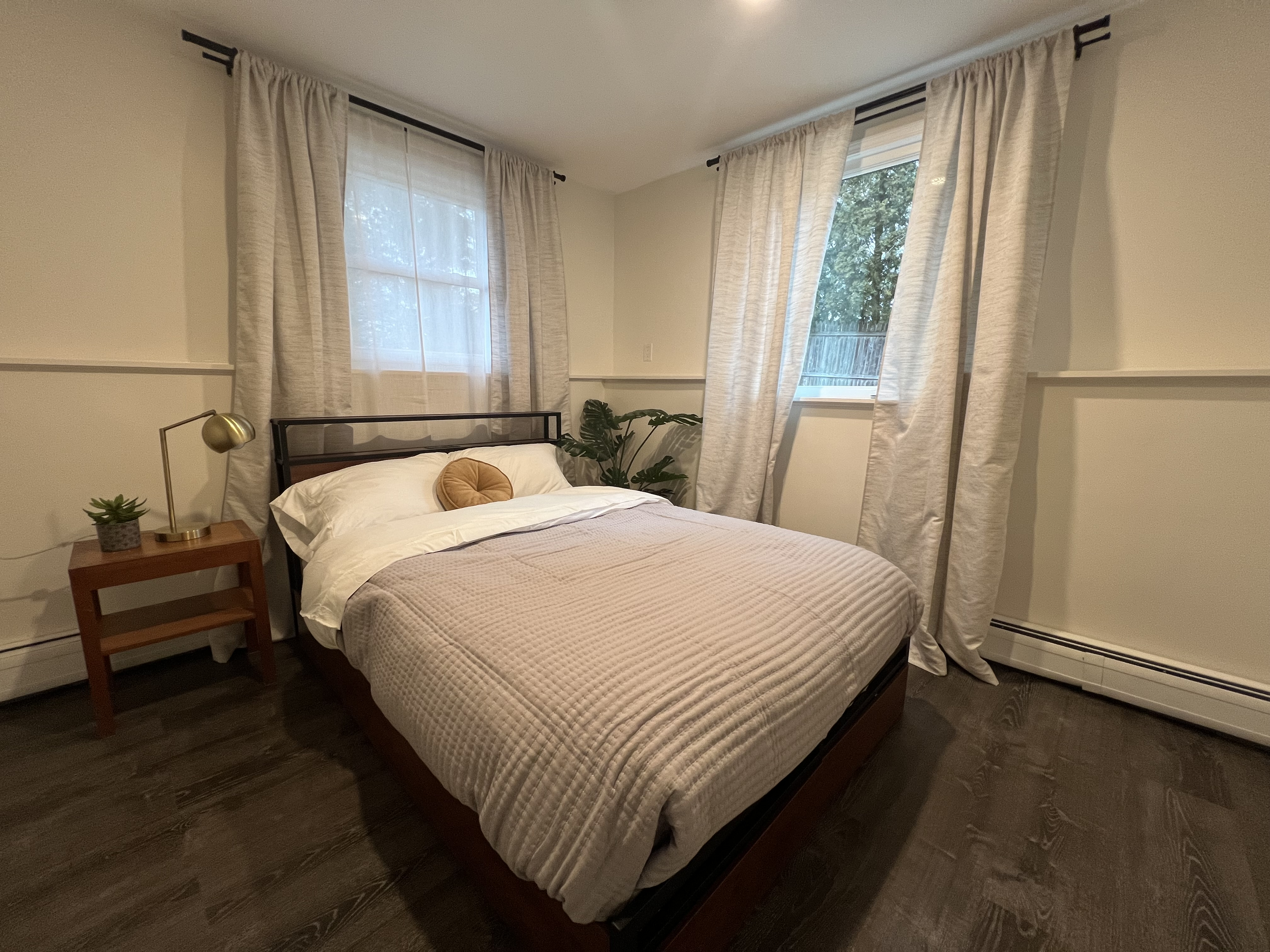 Renovated Spackenkill Apartment - Photo 8