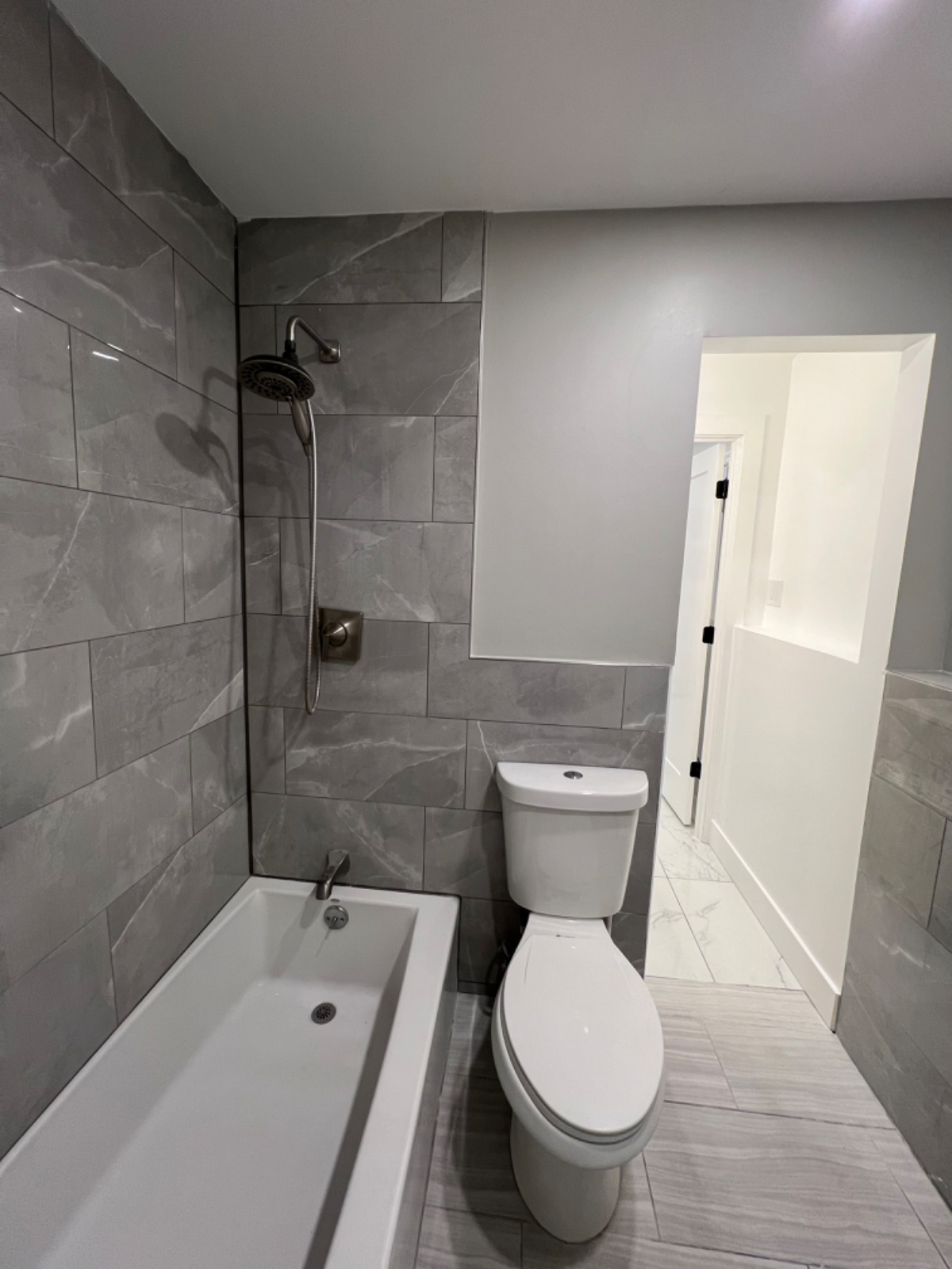 Renovated Spackenkill Apartment - Photo 10