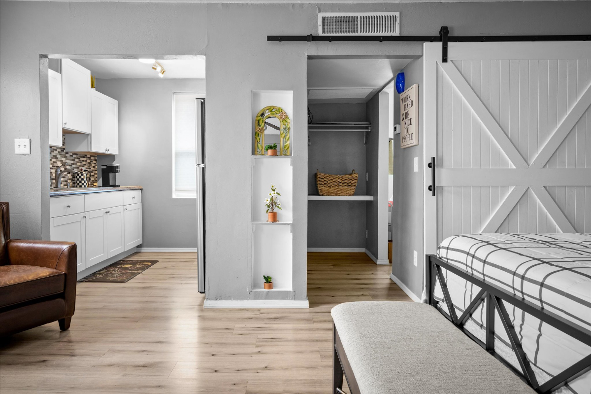 Chelsea Place On The Park In the Heart of Downtown Unit 20