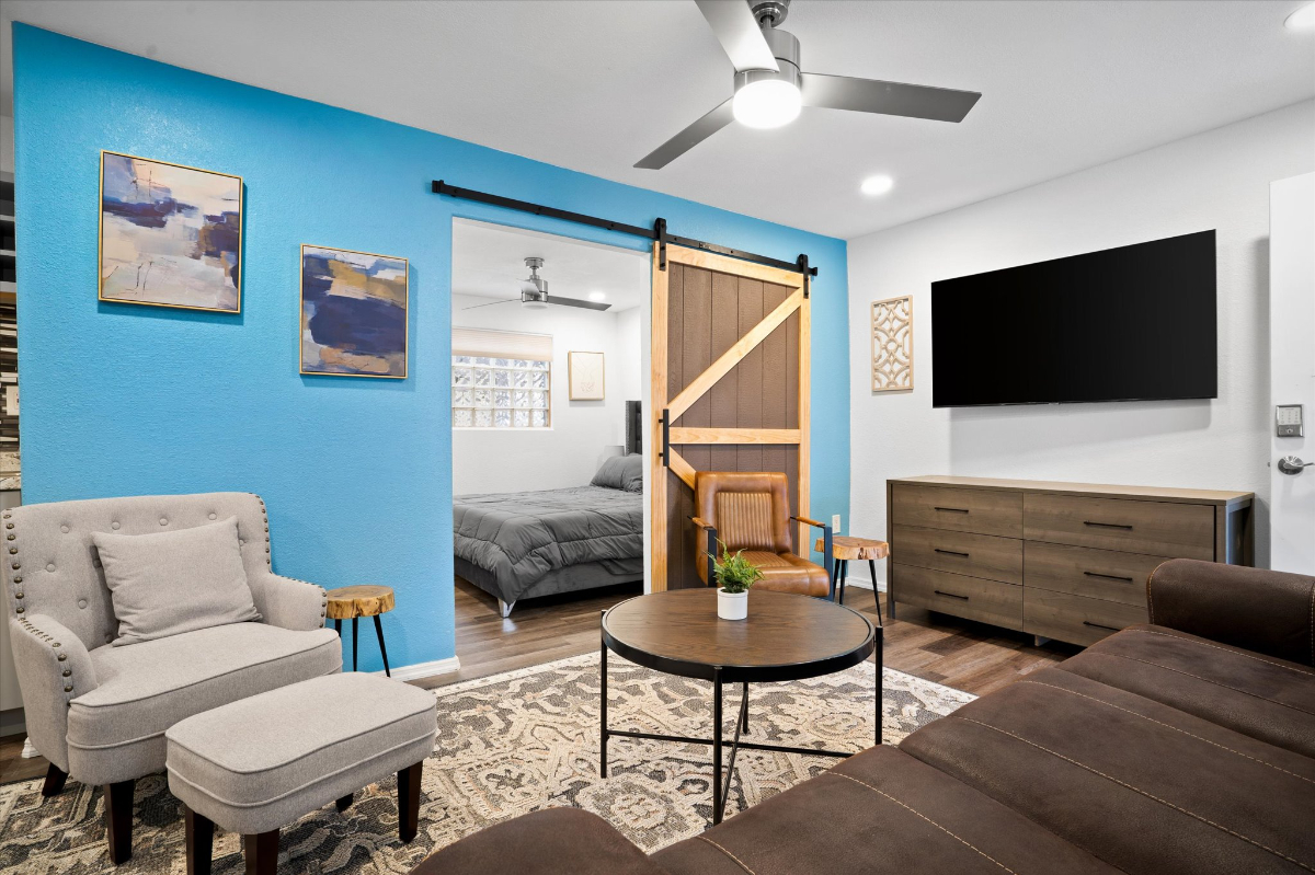Chelsea Place On The Park In the Heart of Downtown Unit 14