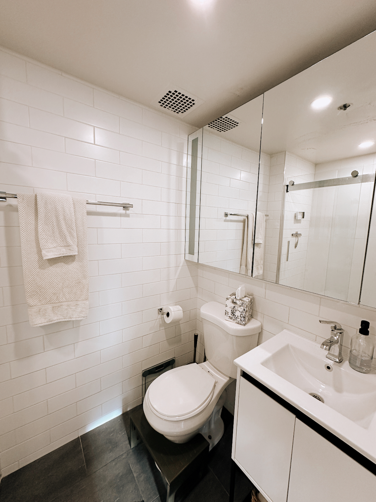 Sunny UES Studio | Utilities Included - Photo 2