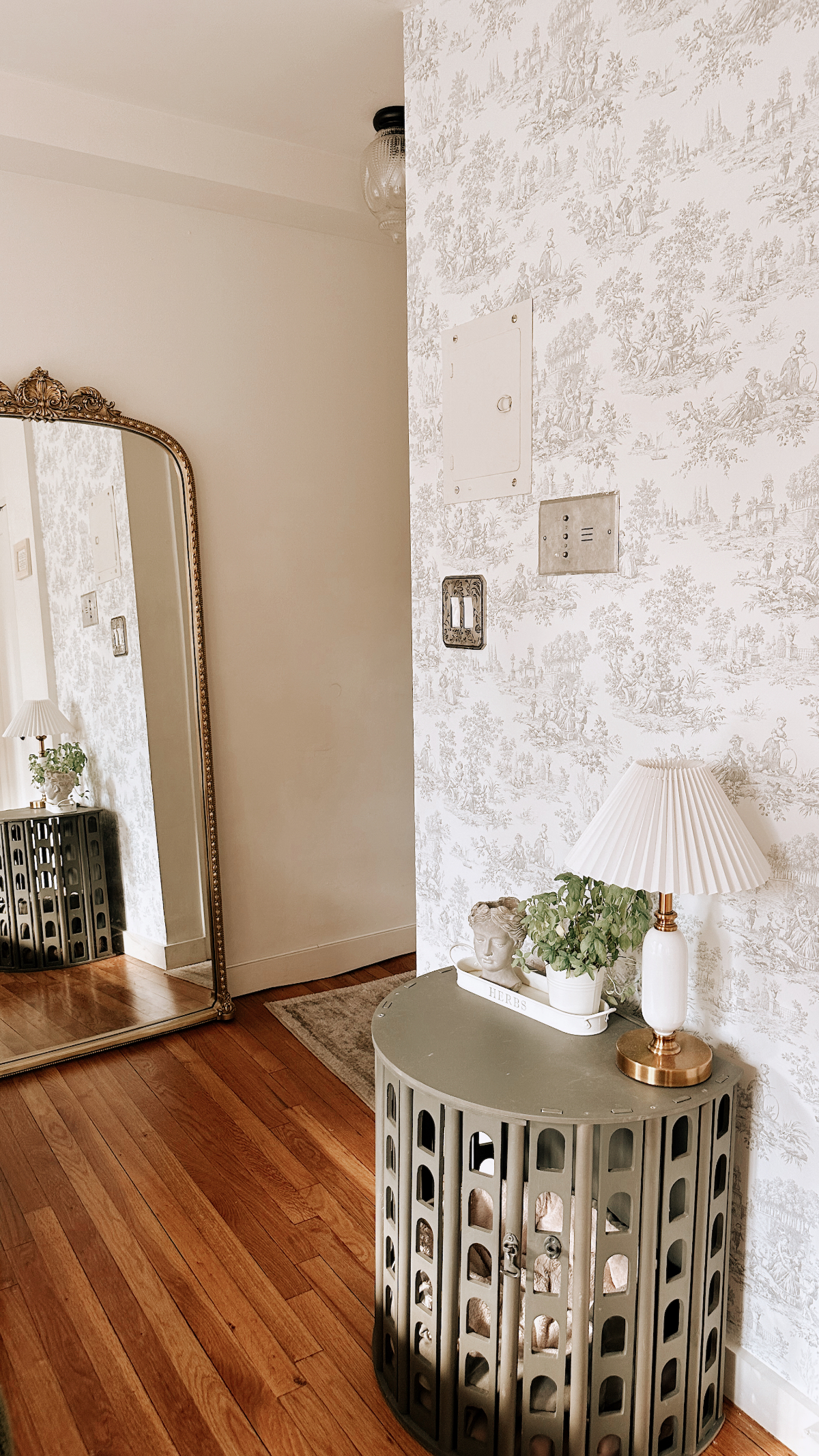 Sunny UES Studio | Utilities Included - Photo 7