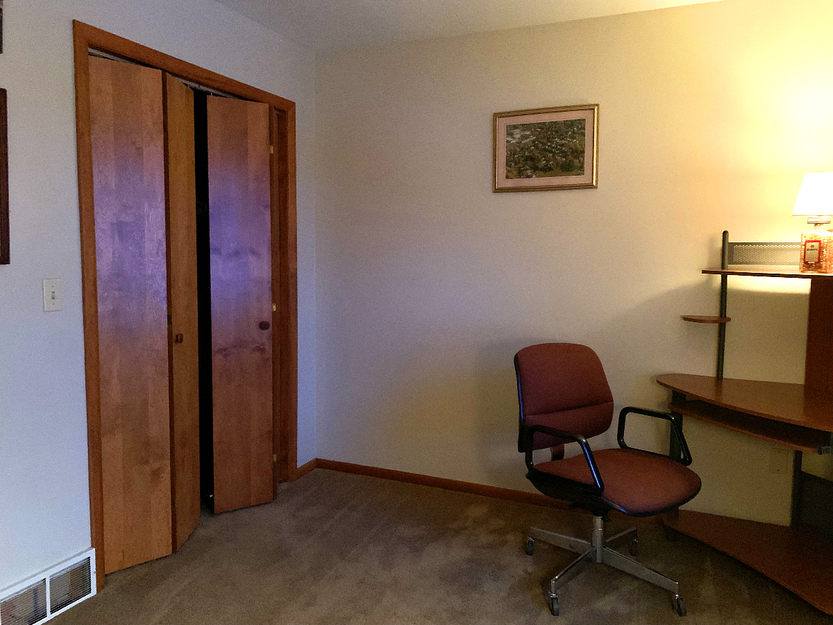 COZY SMALL HOUSE MINUTES FROM HOSPITAL - Photo 6