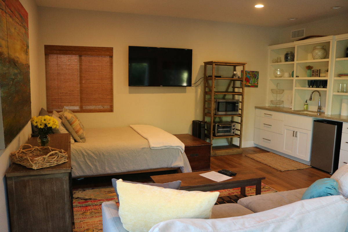 North Pacific Beach Studio Suite - Photo 6