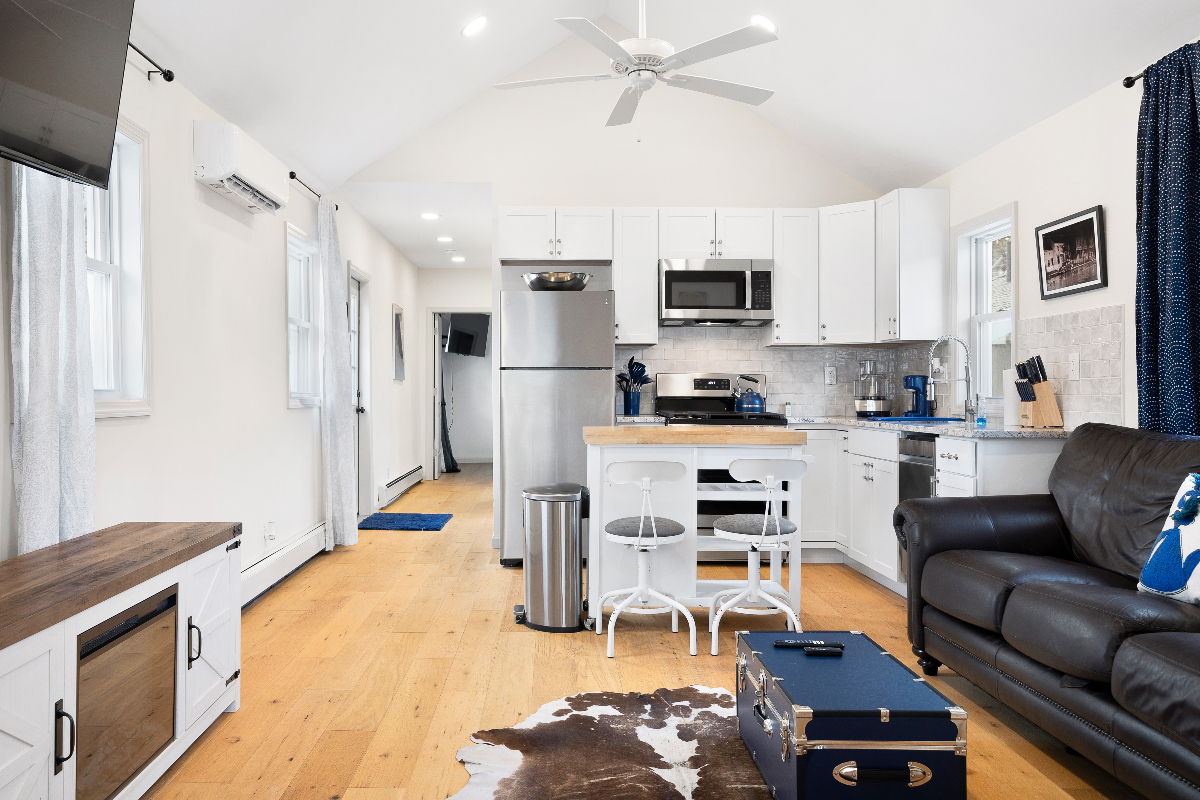 Dog Friendly Single Family House w yard - Photo 7