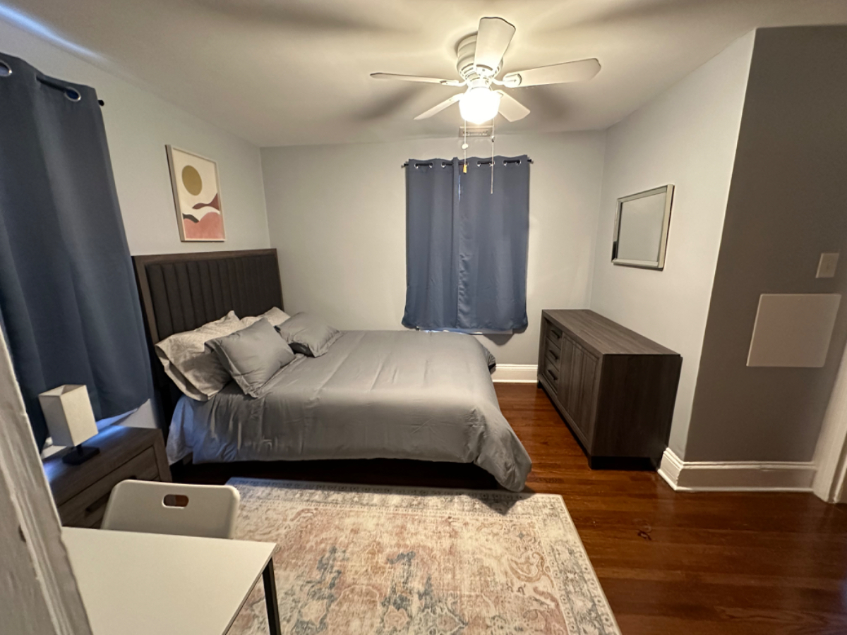 Quiet Pvt Rm2-w/TV, closet & dresser - walk to RWJ
