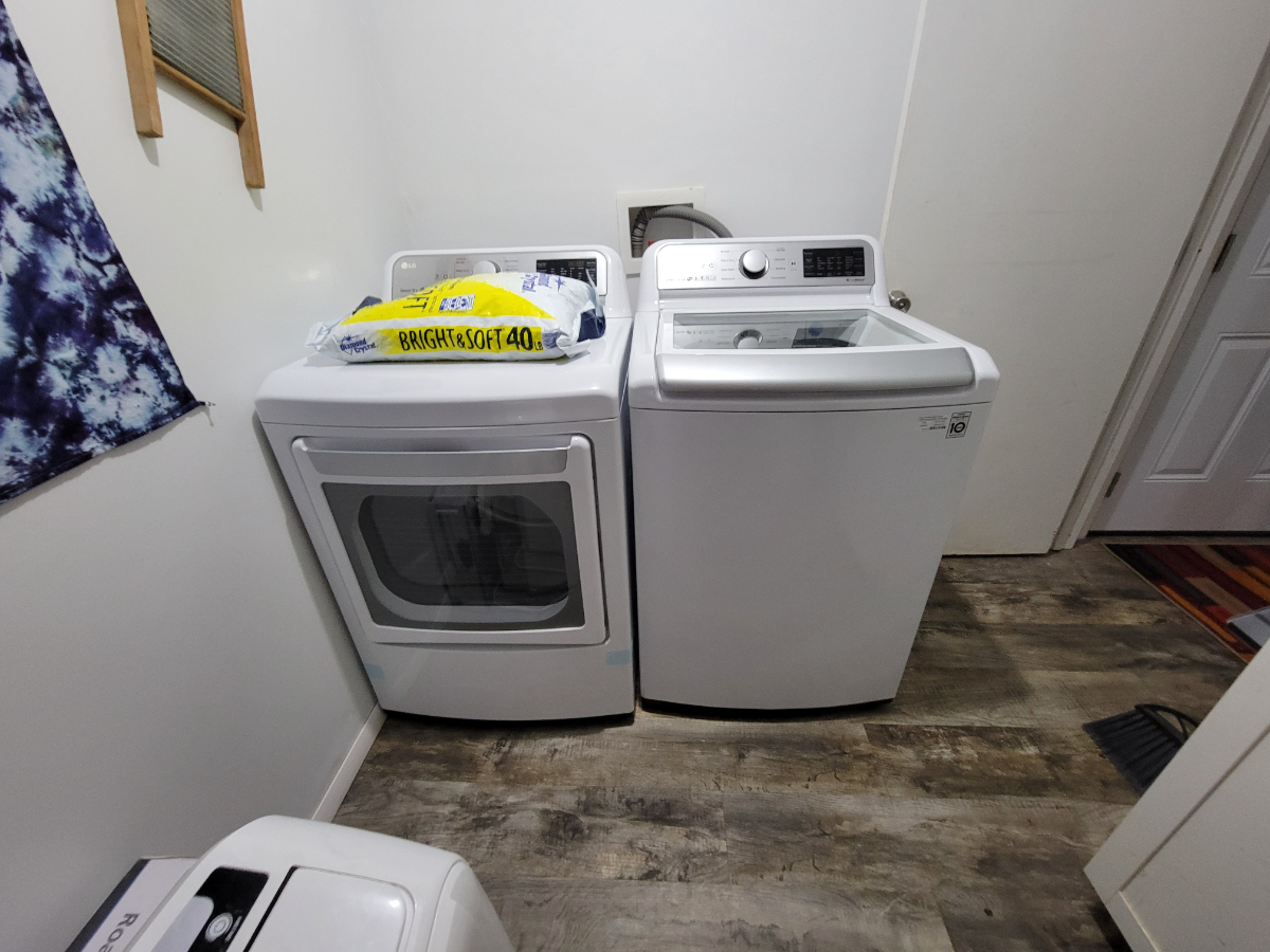 Quiet Completely Rennavated 2BDRM - Photo 12