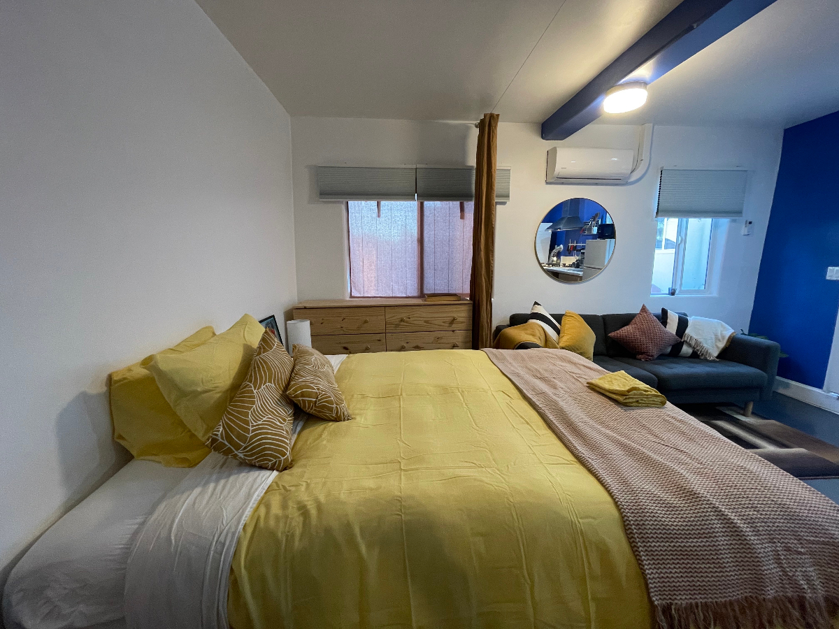 Utilities Included - Private Studio with Driveway Parking near DTLA & East LA Hospitals - Photo 3