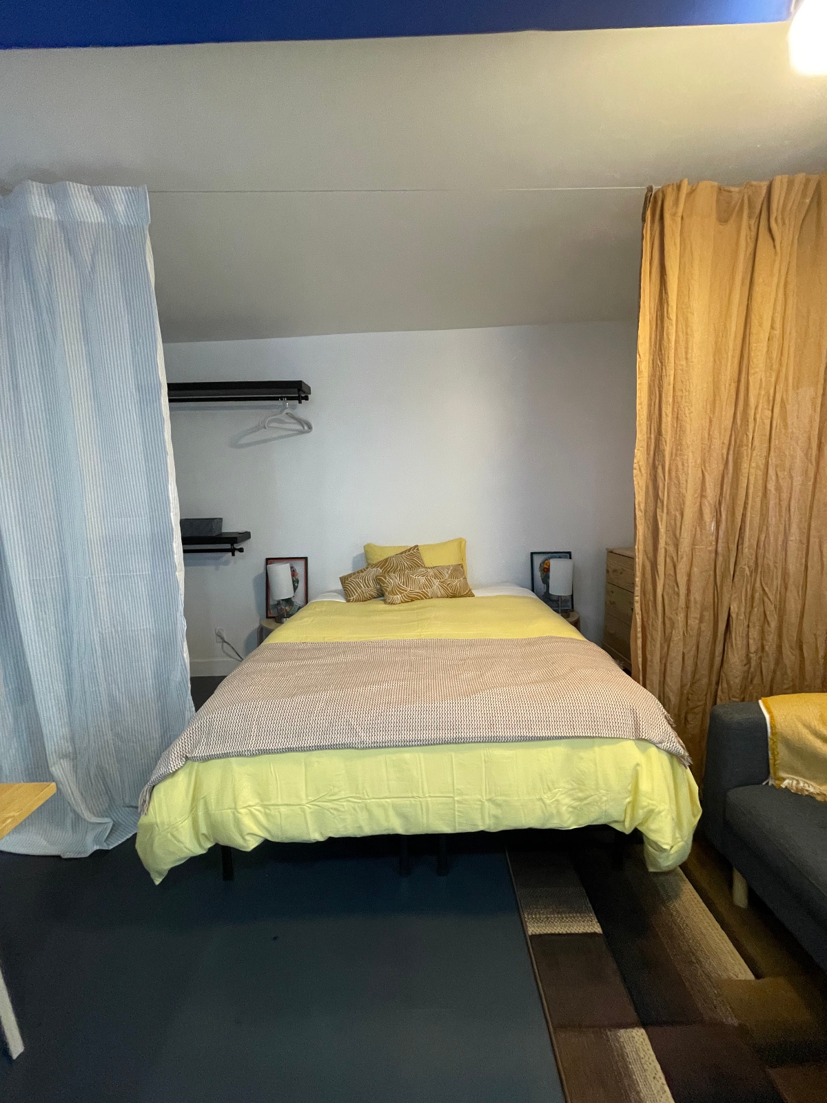 Utilities Included - Private Studio with Driveway Parking near DTLA & East LA Hospitals - Photo 2