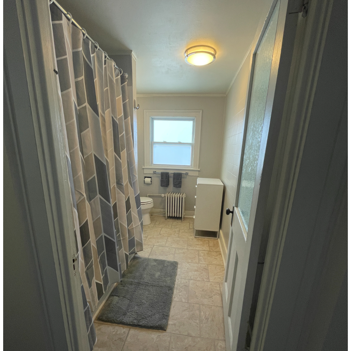 Beautiful & Spacious 3-BR Apt - Rented by Room - Photo 10