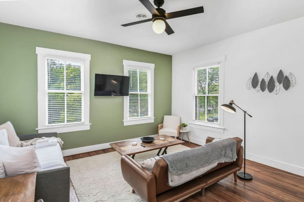 Cozy one bedroom unit minutes from Downtown - Photo 2