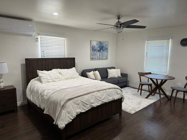 Newly remodeled Studio Apartment with W/D - Photo 1