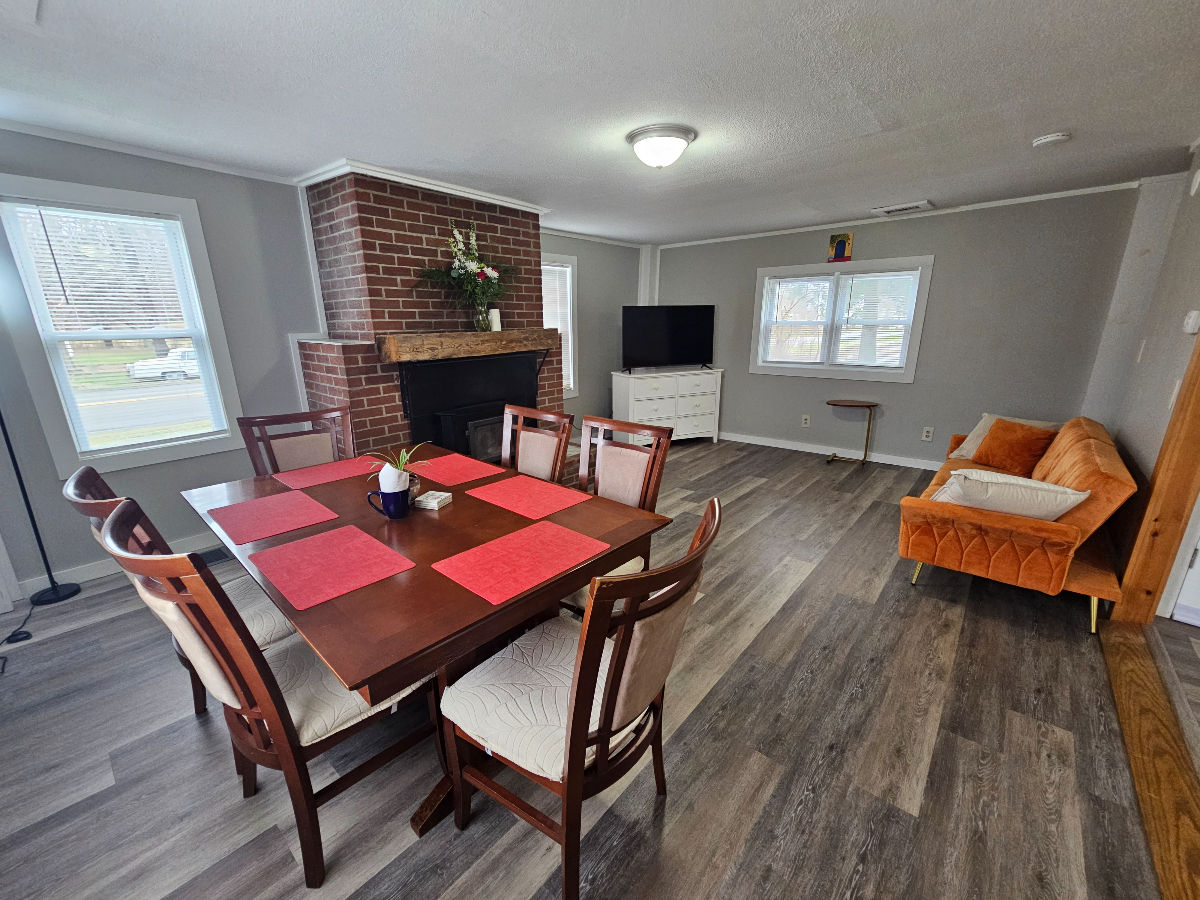 Pet-Friendly Little Blue Farmhouse - Photo 4