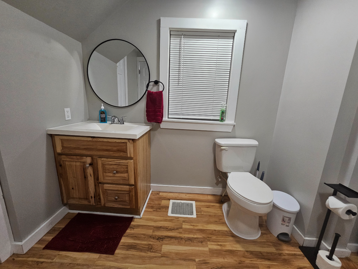 Pet-Friendly Little Blue Farmhouse - Photo 6