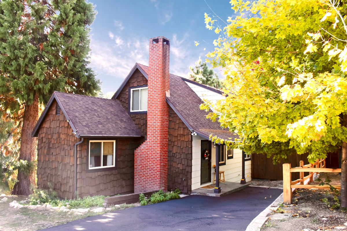 Lake arrowhead modern family dog friendly cabin close to village