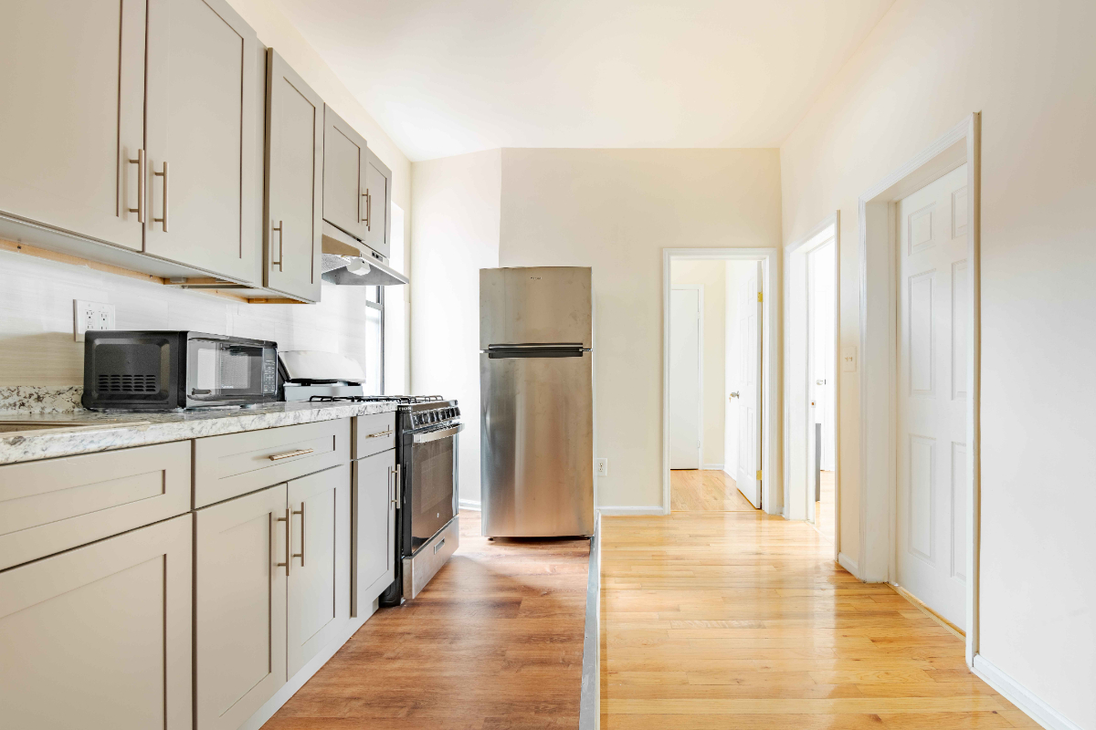 Cozy Retreat Just Minutes from Sterling St - Photo 3
