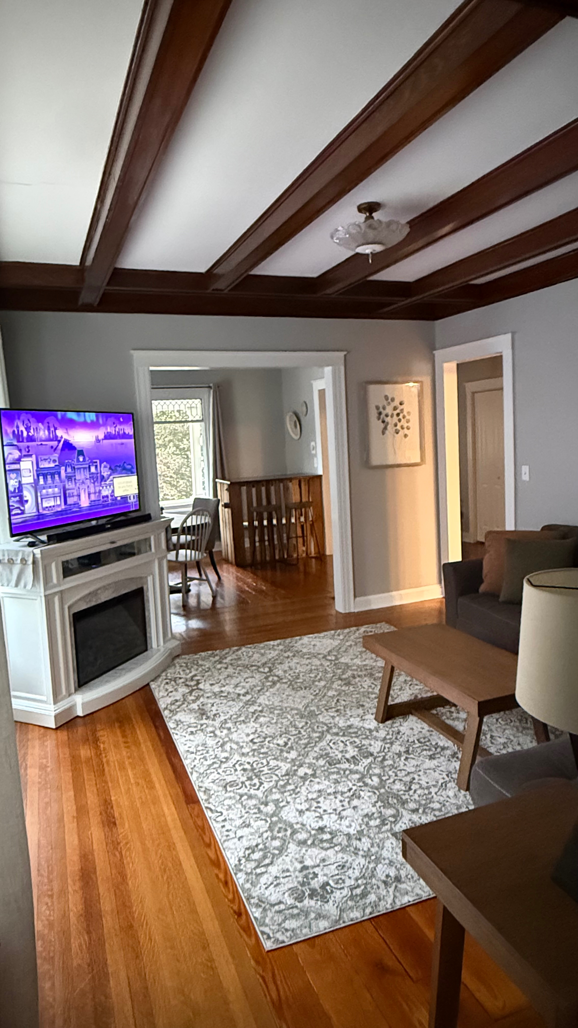 First floor 2-bedroom Apartment - Photo 2