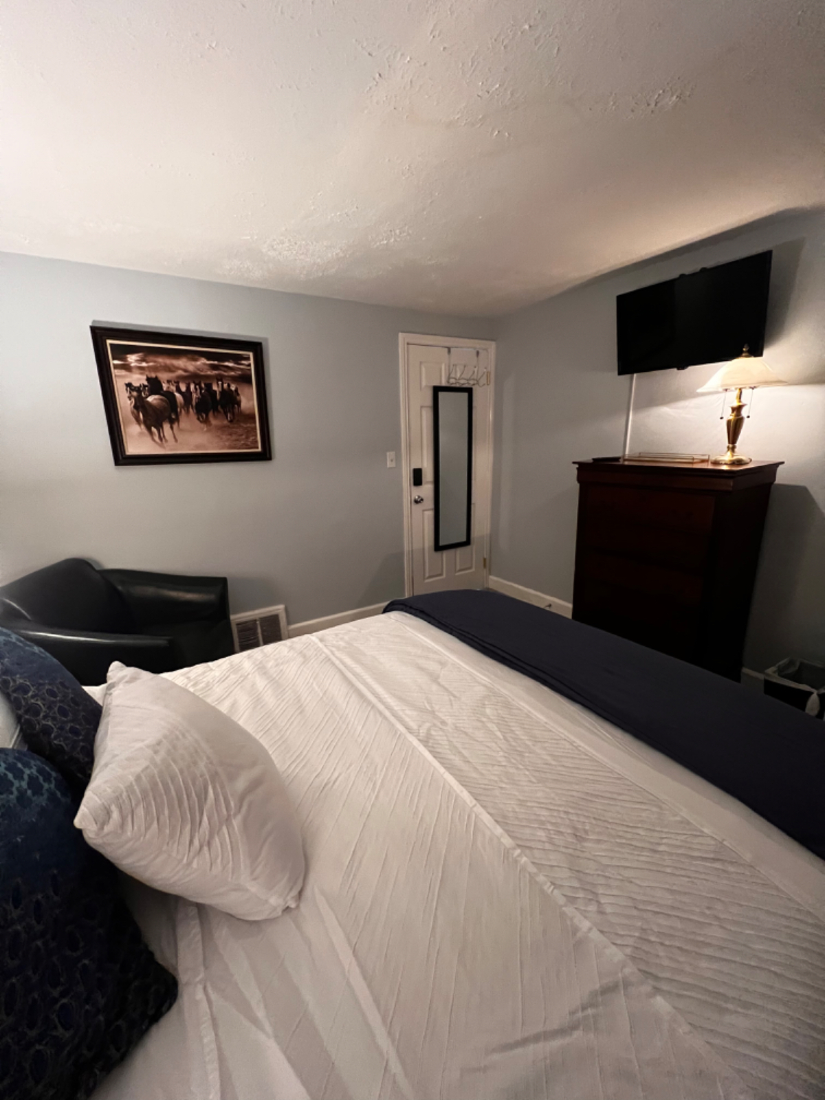 Home away from Home - Photo 5