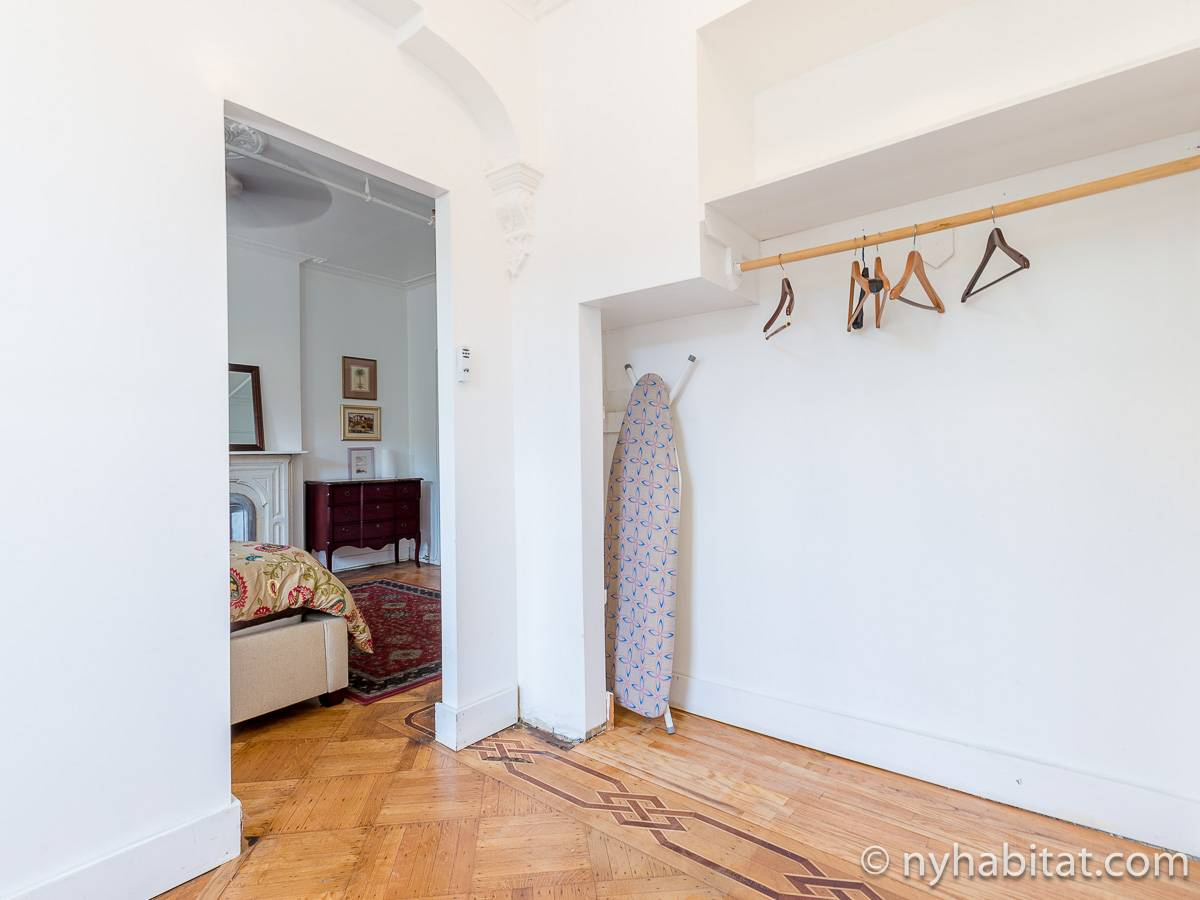 Cozy 1 1/2 Bedroom Totally Private Exclusive... - Photo 2