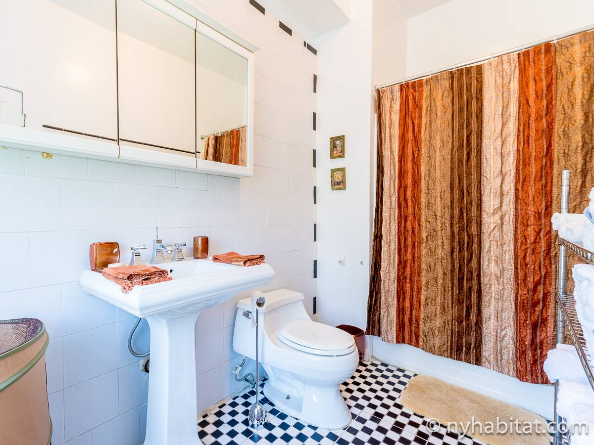 Cozy 1 1/2 Bedroom Totally Private Exclusive... - Photo 7