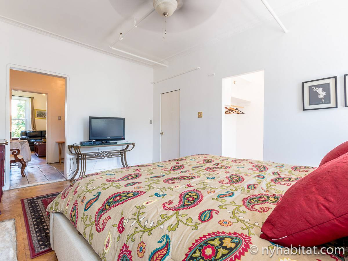 Cozy 1 1/2 Bedroom Totally Private Exclusive... - Photo 8