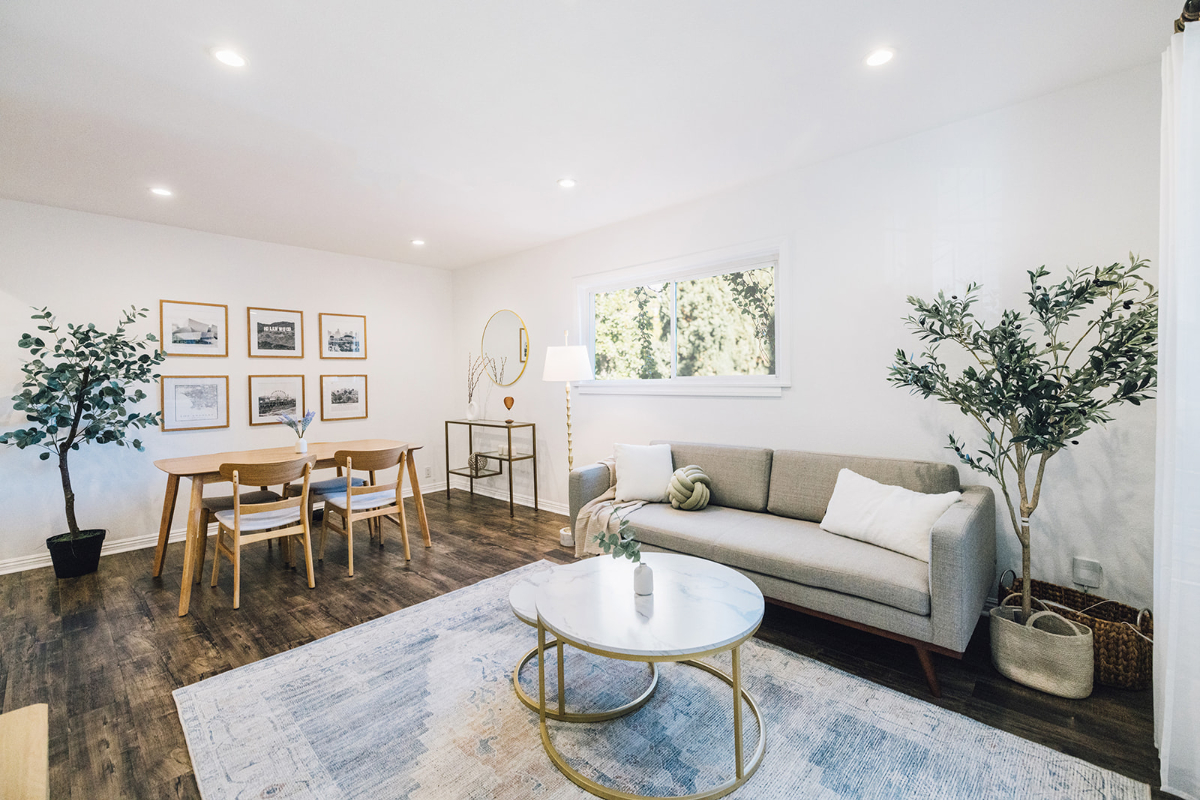 Chic 2BR Haven in Prime Silver Lake Location - Photo 1