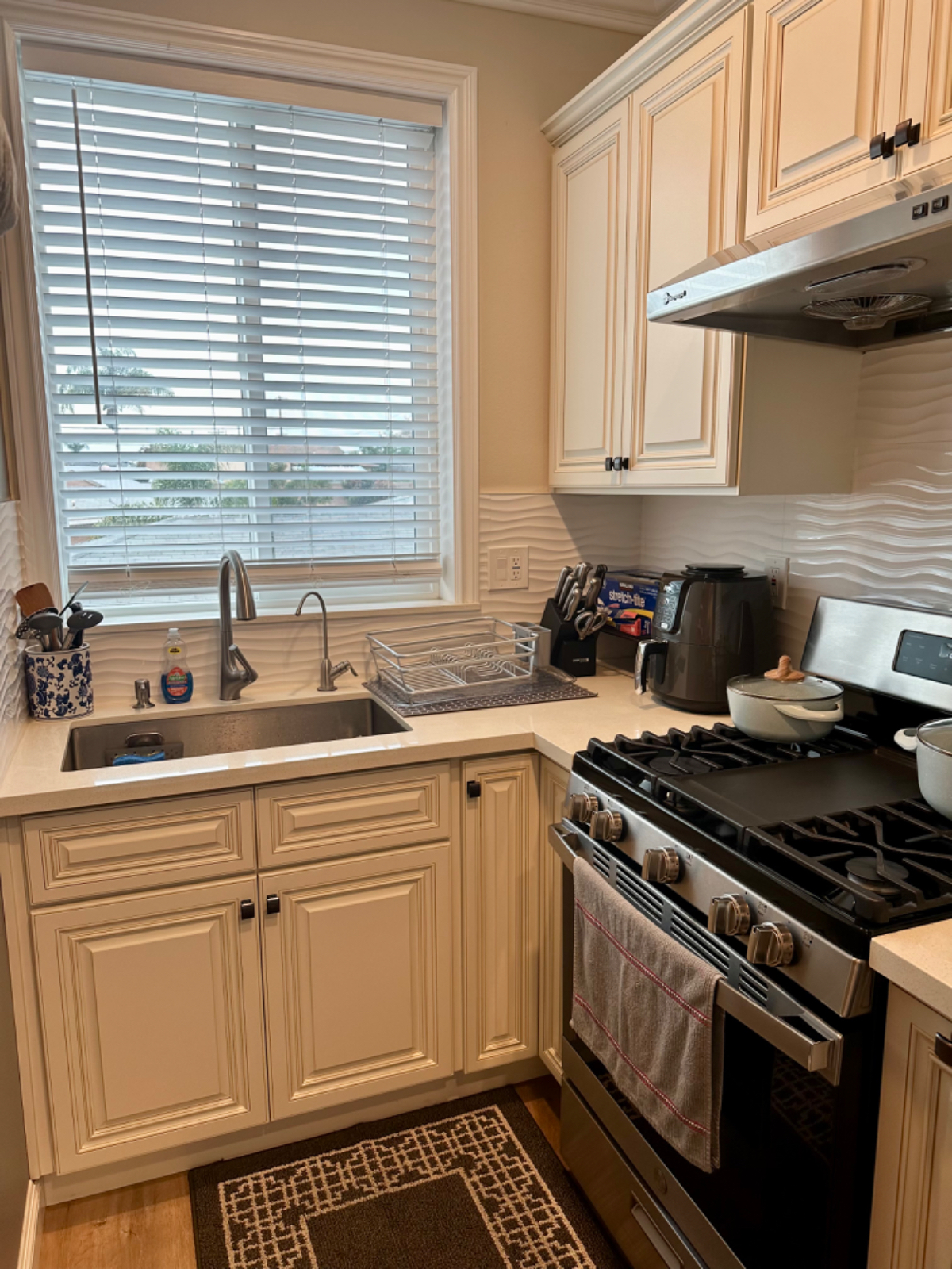 2020 built, bright & airy 2 bed and 2 bath - Photo 5